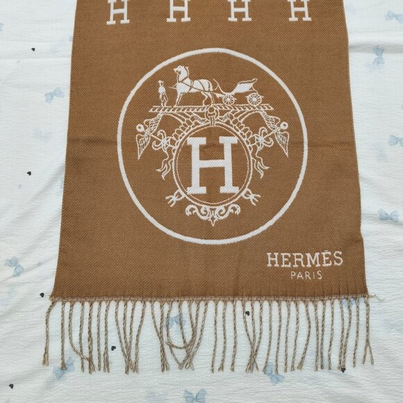 Hermès Reversible Cashmere Scarf - Picture 3 of 6